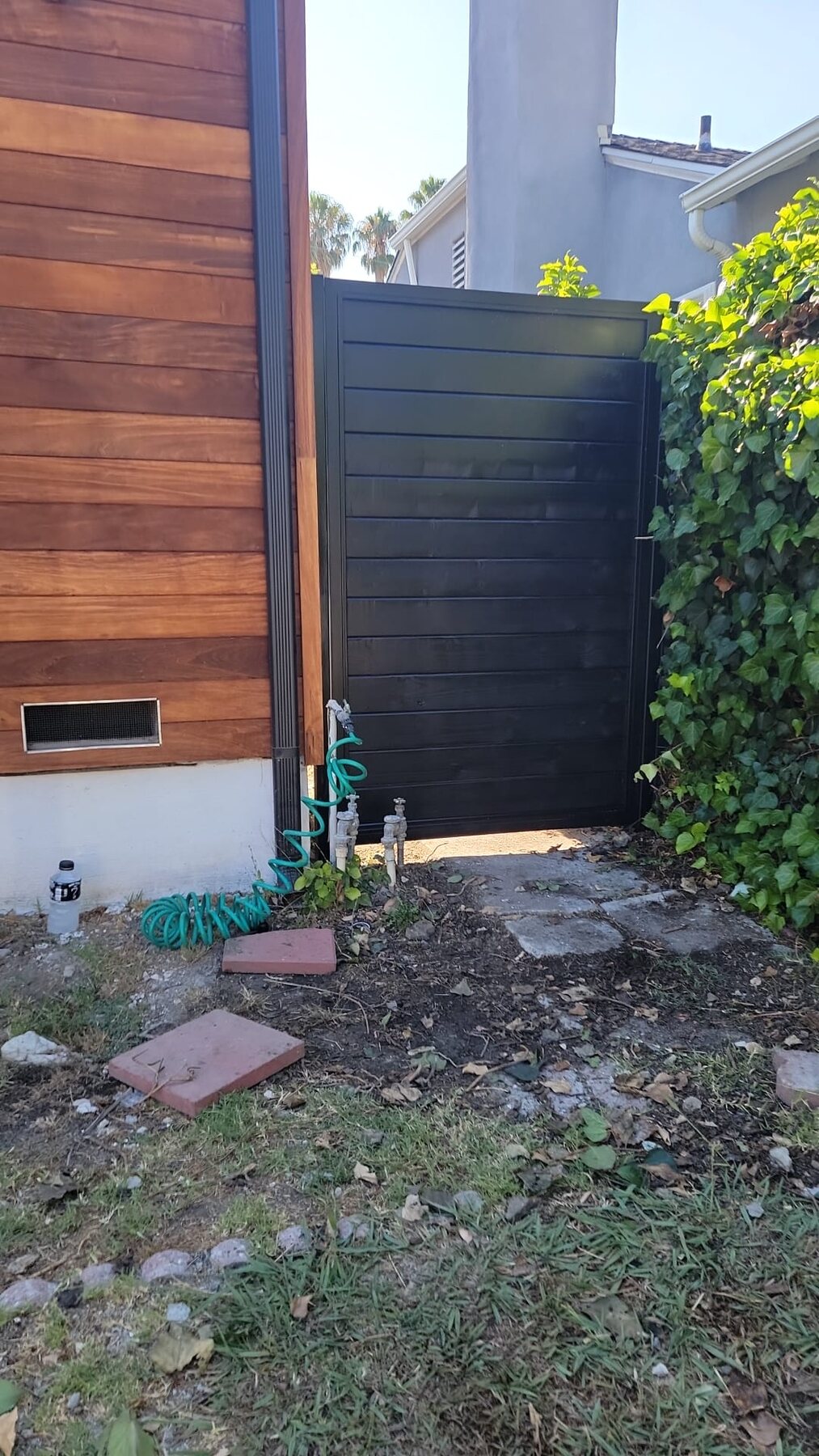 Black privacy side gate